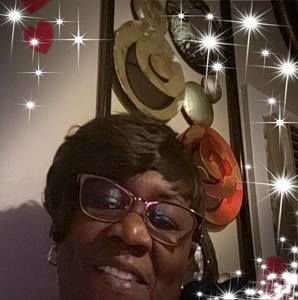 Meet your Posher, Estella